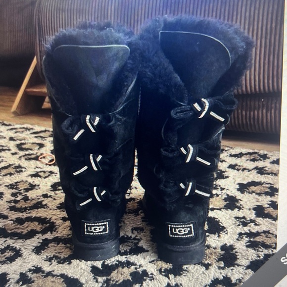 UGG Classic Amelie Swarovski Crystal bow tie tall boot black size 7 - Picture 7 of 7